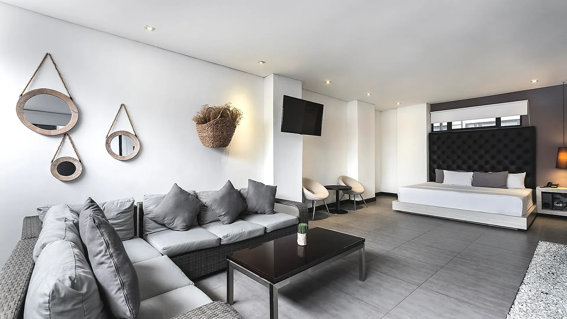 ***  Hotel 47 Medellin Center Colômbia