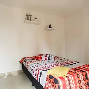 Large 3 Bedroom Near Poblado W Free Parking Apartamento