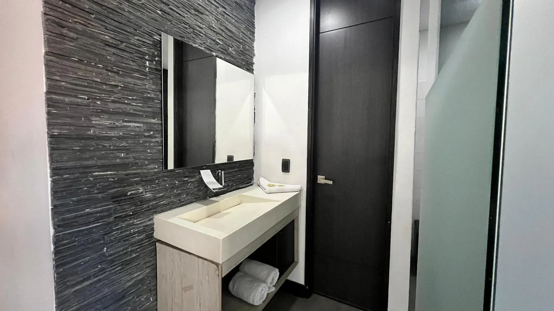 Hotel 47 Medellin Center 3*,  Colombia