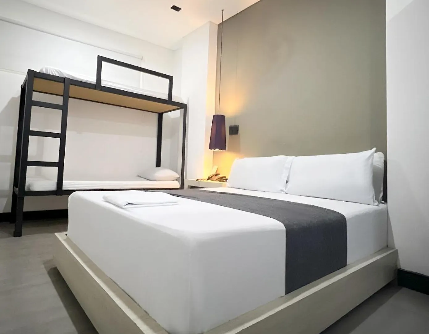 Hotel 47 Medellin Center 3*,