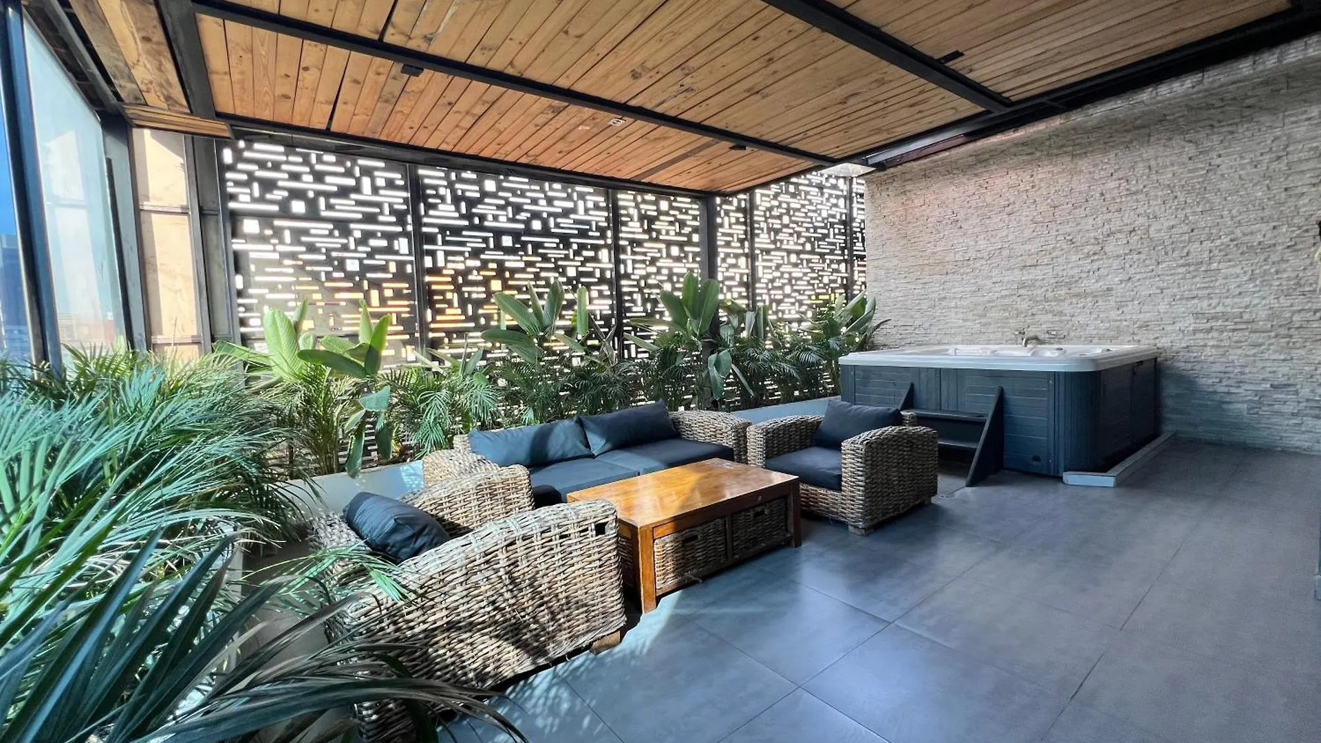Hotel 47 Medellin Center 3*,