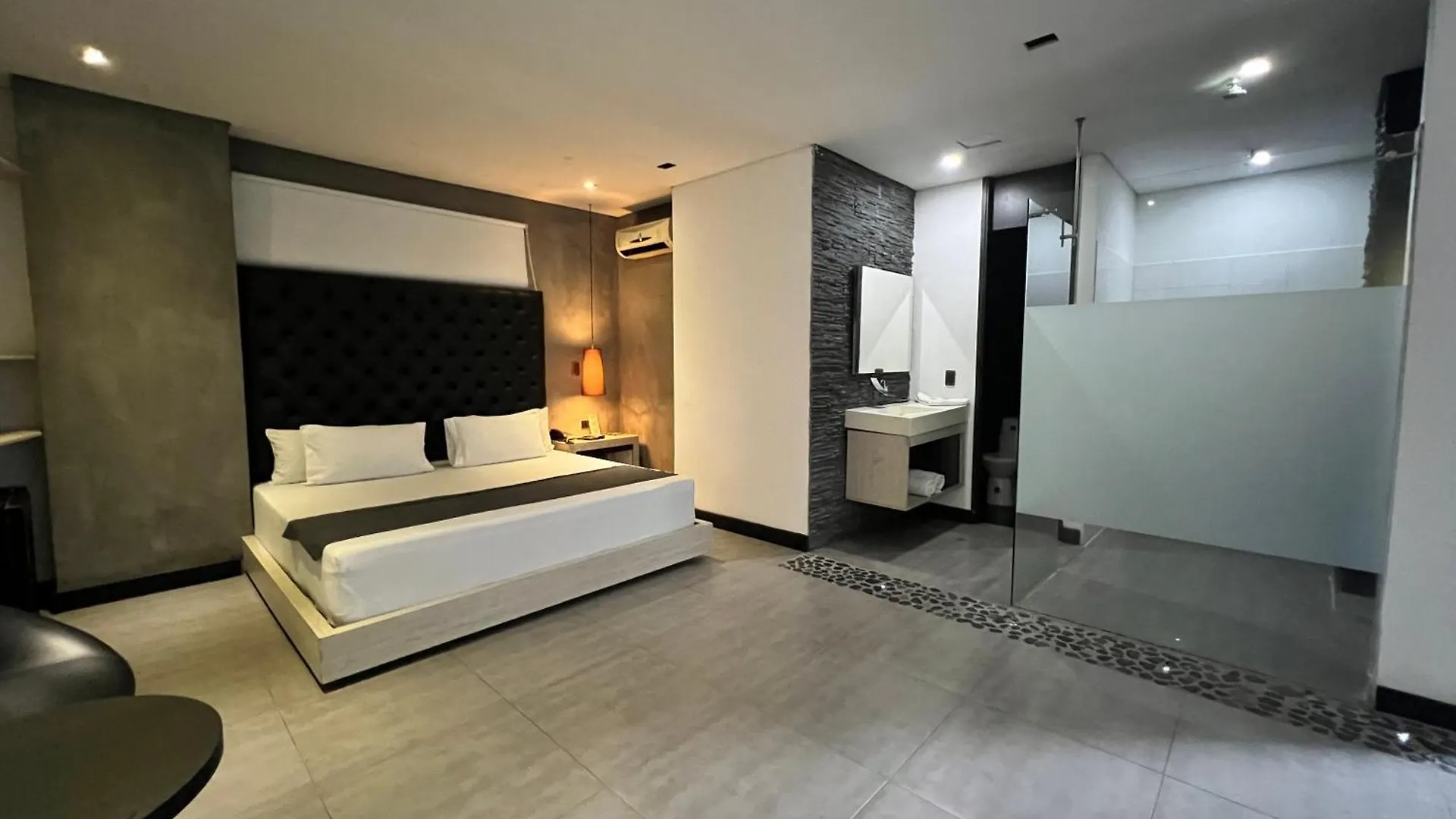 Hotel 47 Medellin Center 3*,
