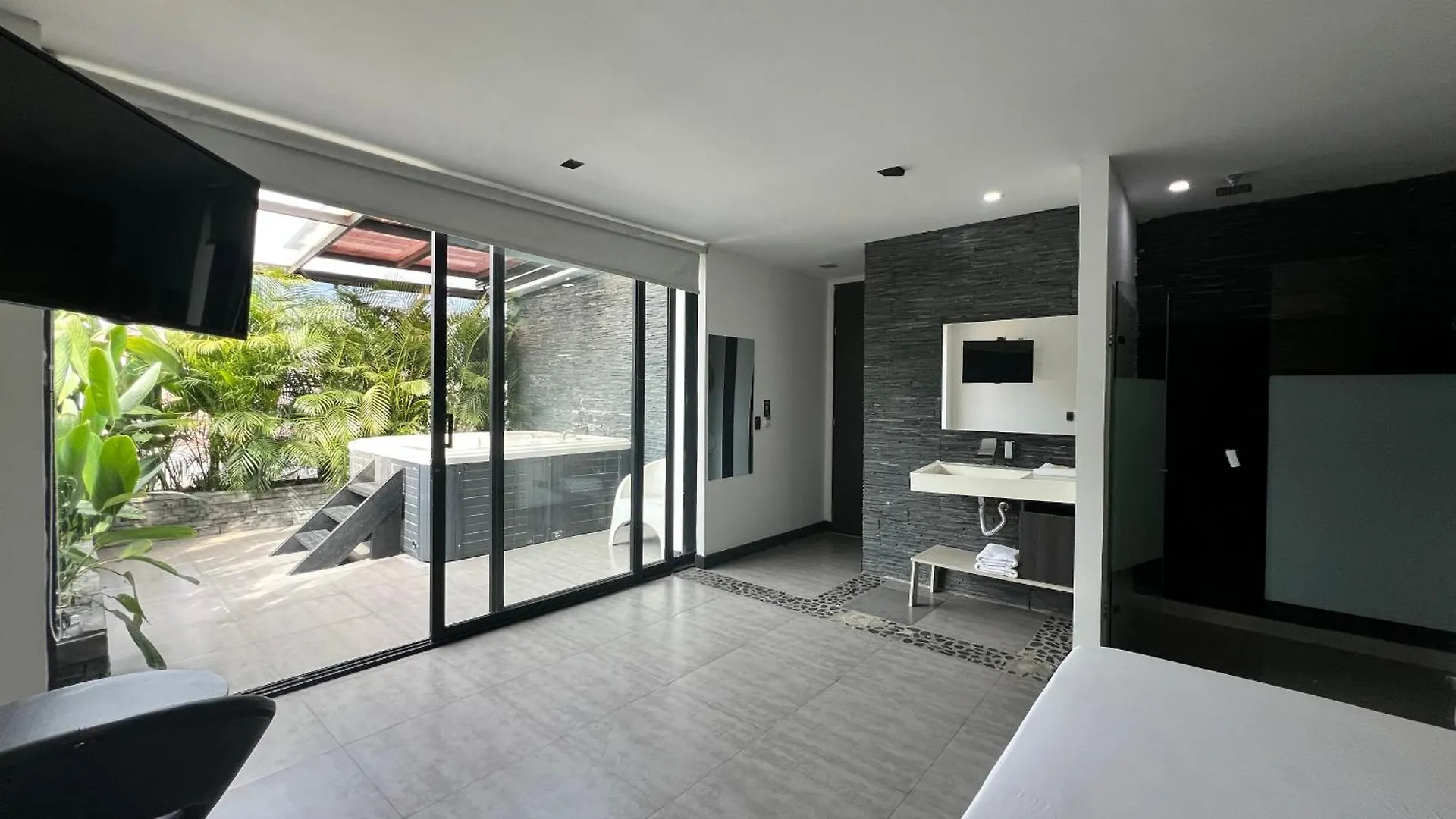 ***  Hotel 47 Medellin Center Colombia
